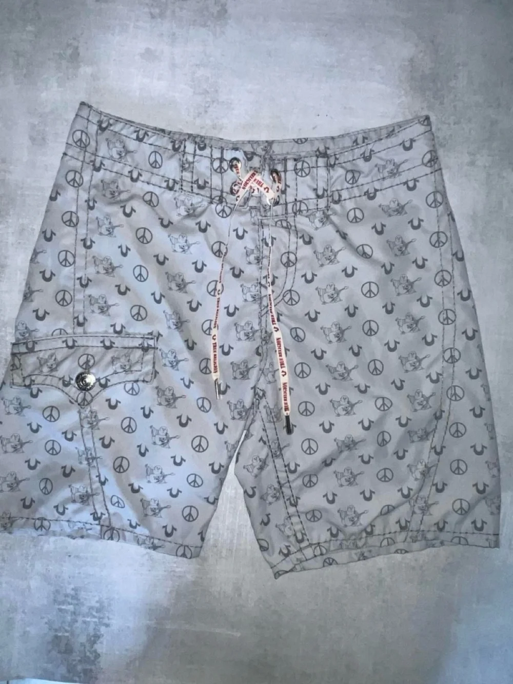 Vintage Y2K 2010 True Religion Peace Sign Board Shorts